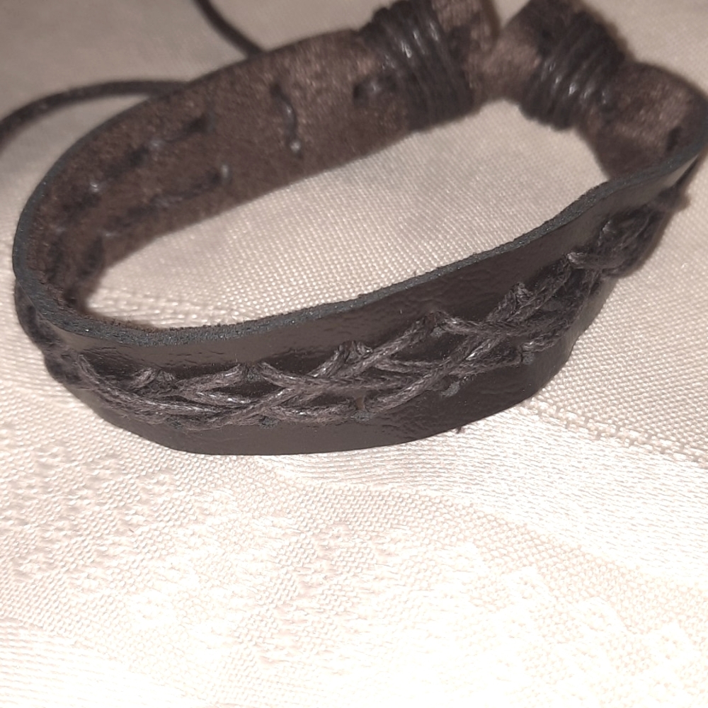 3 Bracelets - Picture 8 of 9